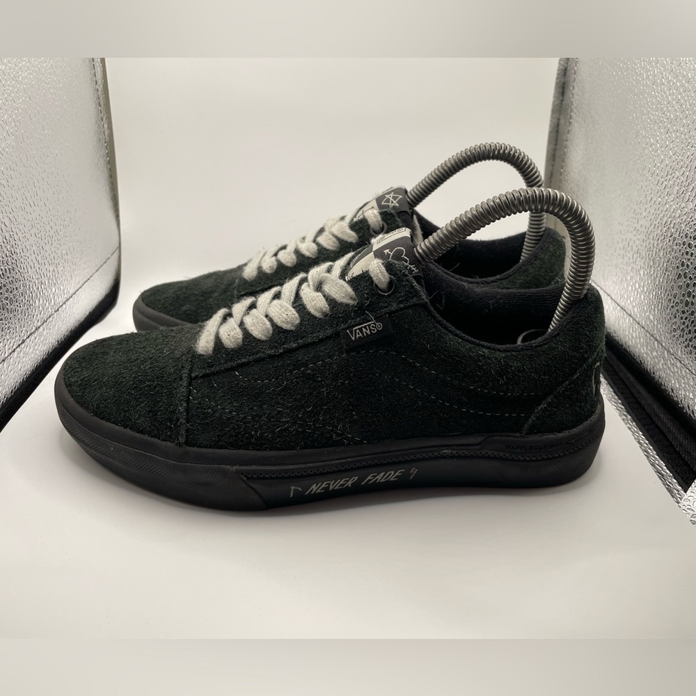 Vans Never Fade Men's black Suede Sneakers size 5